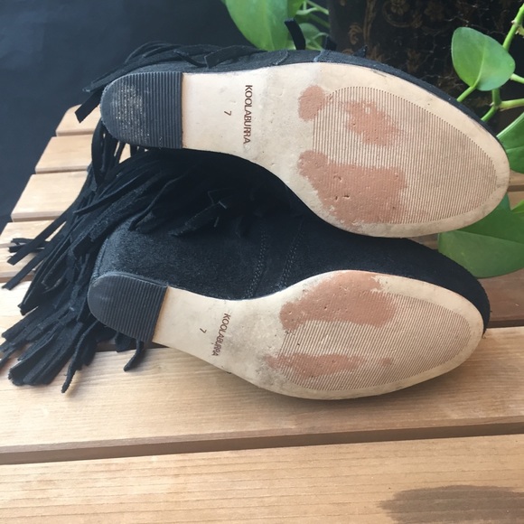 Koolaburra Black “Veleta” Fringe Wedge Booties, 7M - Picture 6 of 7